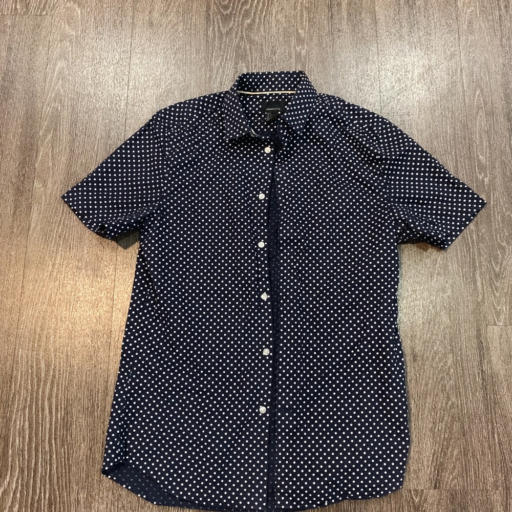 H&M BUTTON UP SHIRT